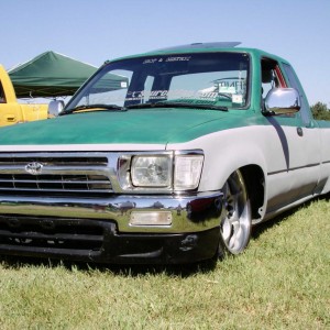 SFKUSTOMS LOWYOTA