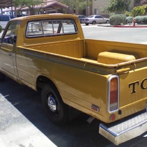 1977 TOYOTA HILUX