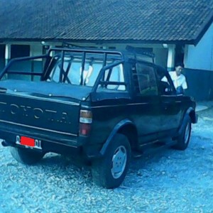 Toyota Hilux 1978 1600 cc, Rear