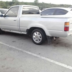 1991 HILUX 671